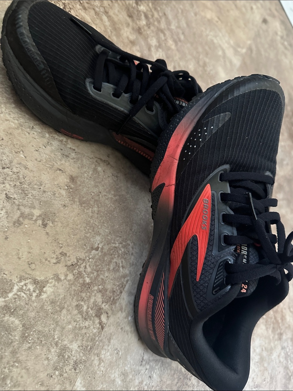 Brooks Sneakers